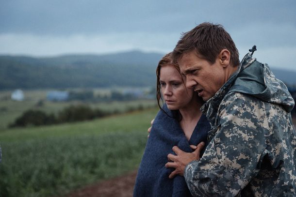 arrival-2016-movie-adams-renner