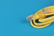 کدام کابل شبکه LAN برای گیم و PS5 بهترین است؟