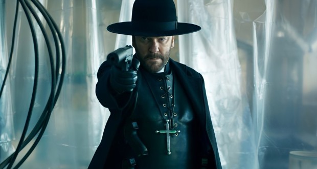 تماشا کنید: اولین ویدیو رسمی فیلم Father Joe منتشر شد؛ تریلر لوک بسون با کیفر ساترلند